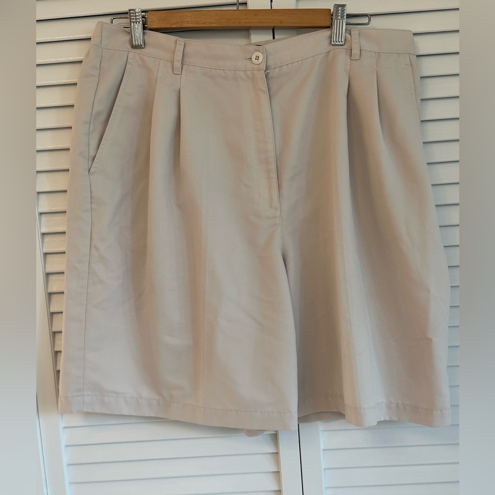 🐧3/$15 or 5/$20 - Karen Scott Sport pleated high waist shorts GUC